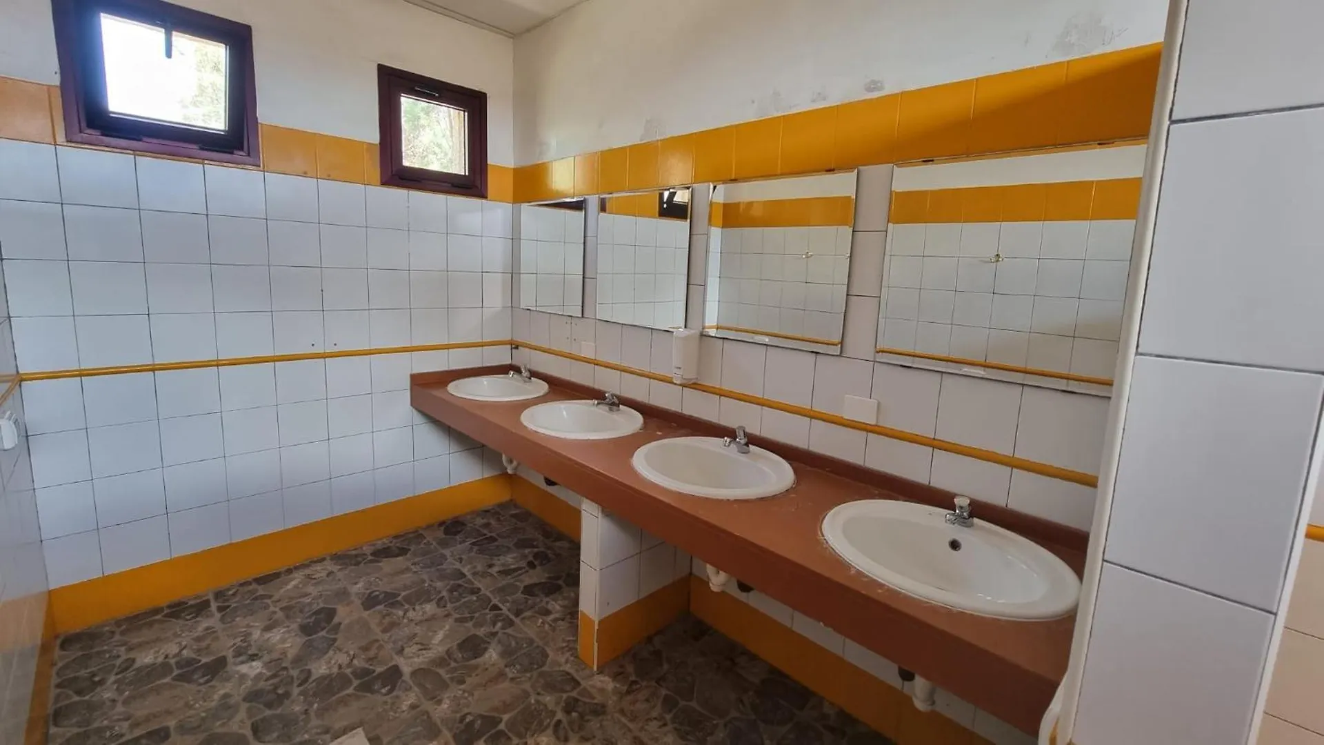 Camping Montana Roja Hotel El Medano  Campsite El Medano (Tenerife)