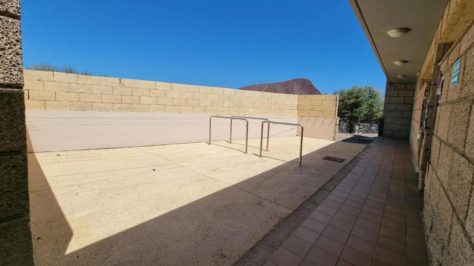 Camping Montana Roja Hotel El Medano  0*, El Medano (Tenerife)