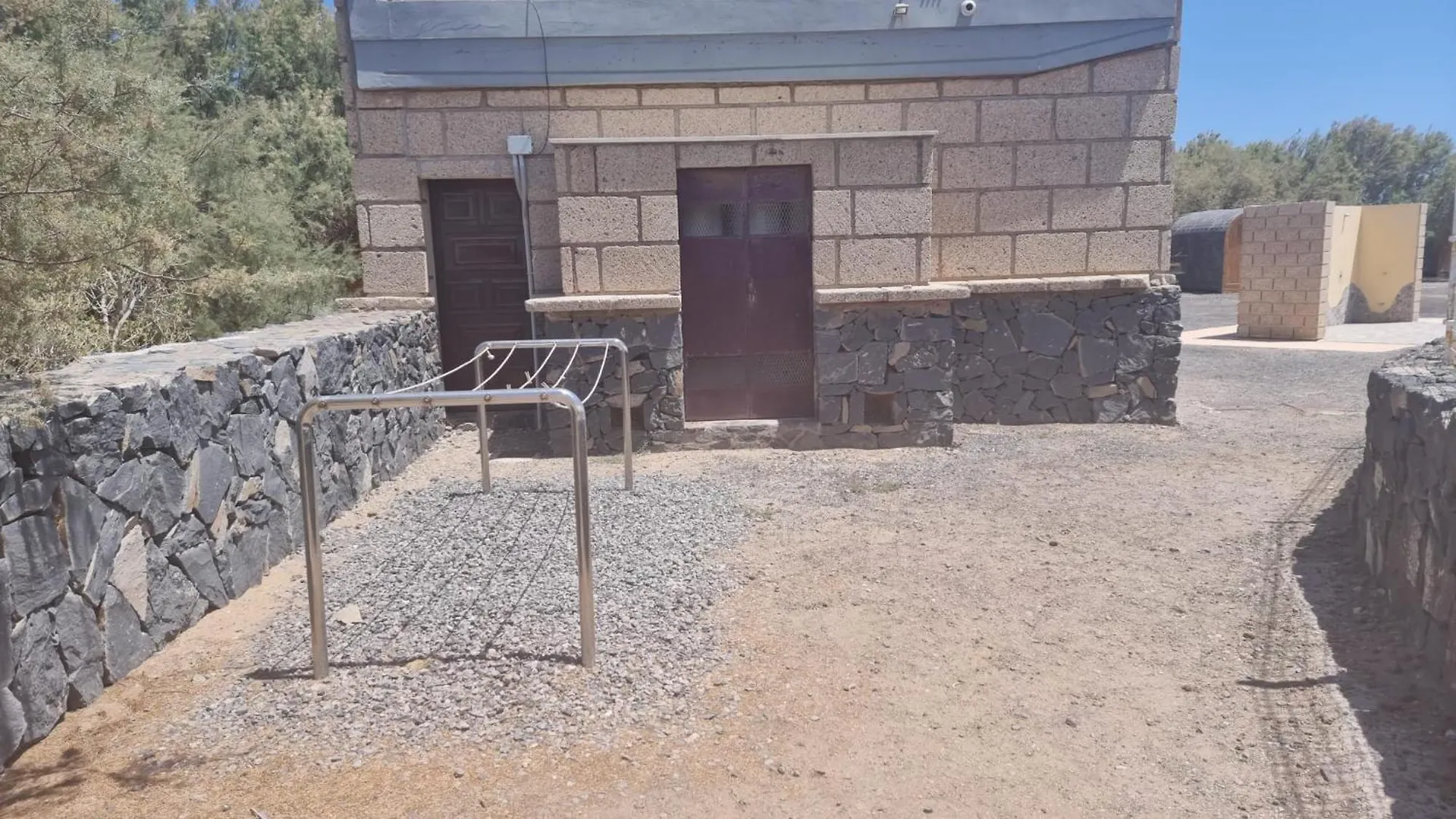 Camping Montana Roja Hotel El Medano  Campsite El Medano (Tenerife)